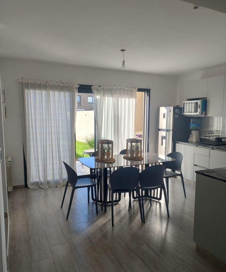 Foto de ALQUILA DUPLEX - 3 DORM. / BARRIO DON BOSCO A CUADRAS DE VALLE ESCONDIDO, imagen 1