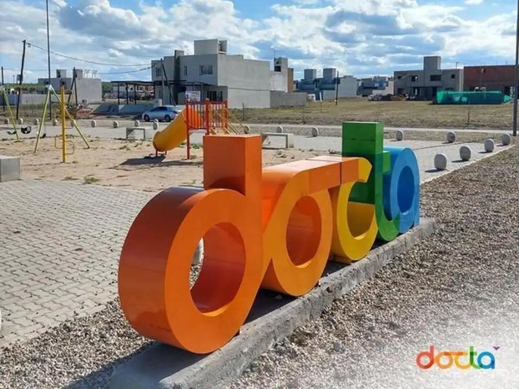 LOTE EN VENTA DOCTA 250 M2 APTO DUPLEX FRENTE A ESPACIO VERDE