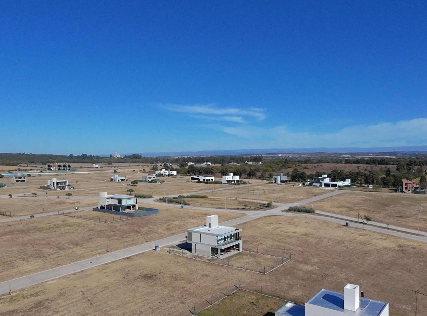 VENTA LOTE 550m EN ACQUAVISTA FRENTE SUR APTO PARA CONSTRUIR