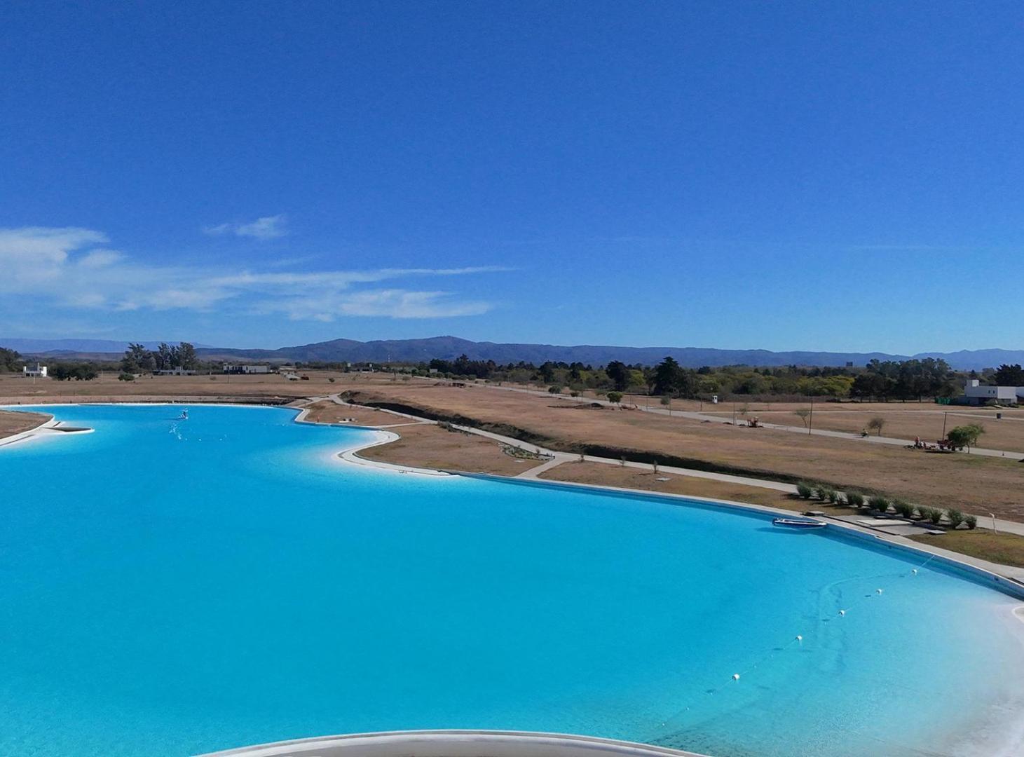 VENTA LOTE 550m EN ACQUAVISTA FRENTE SUR APTO PARA CONSTRUIR