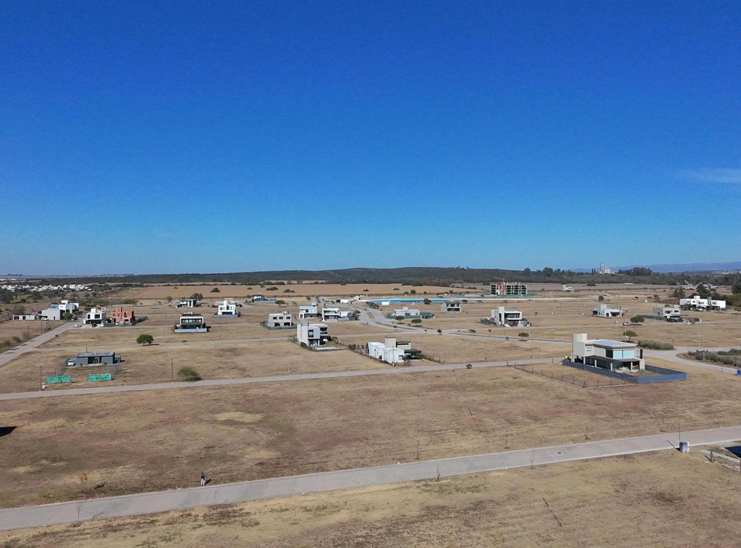 VENTA LOTE 550m EN ACQUAVISTA FRENTE SUR APTO PARA CONSTRUIR