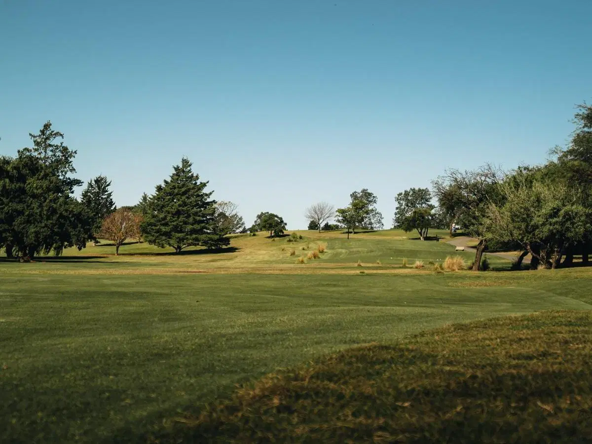 LOTE EN VENTA VALLE DEL GOLF 800 M2 4