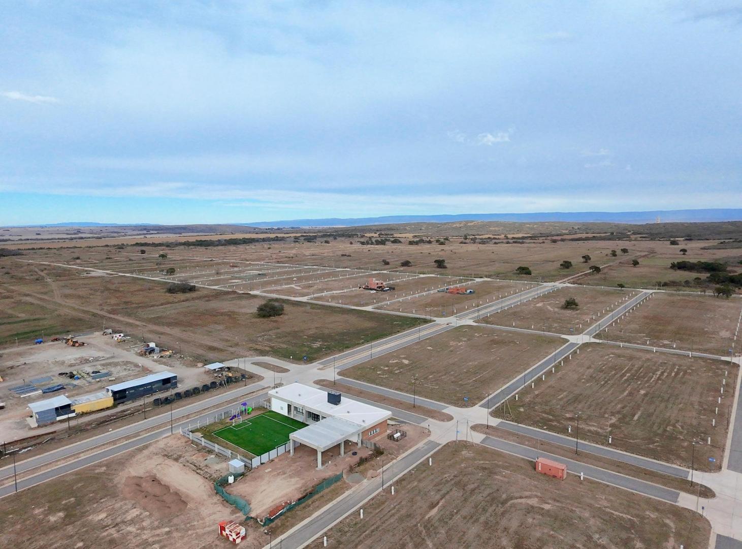 VENDO LOTE ESQUINA FRENTE A ESPACIO VERDE EN DOCTA CENTRAL 262M2