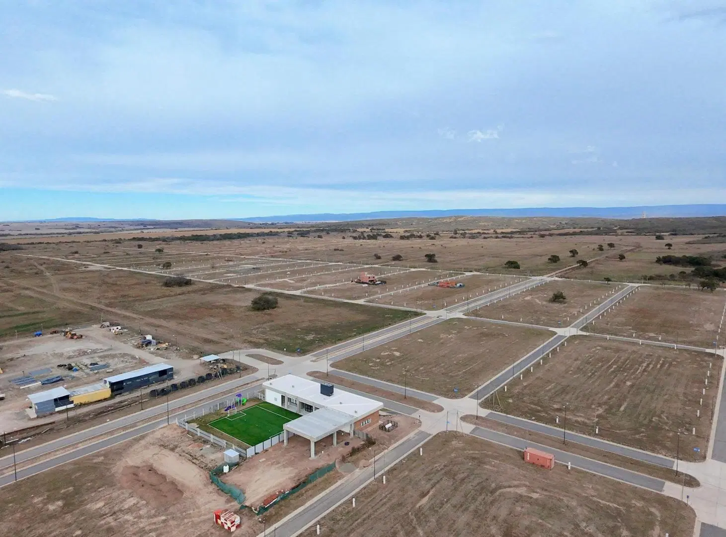 VENDO LOTE ESQUINA FRENTE A ESPACIO VERDE EN DOCTA CENTRAL 262M2 2