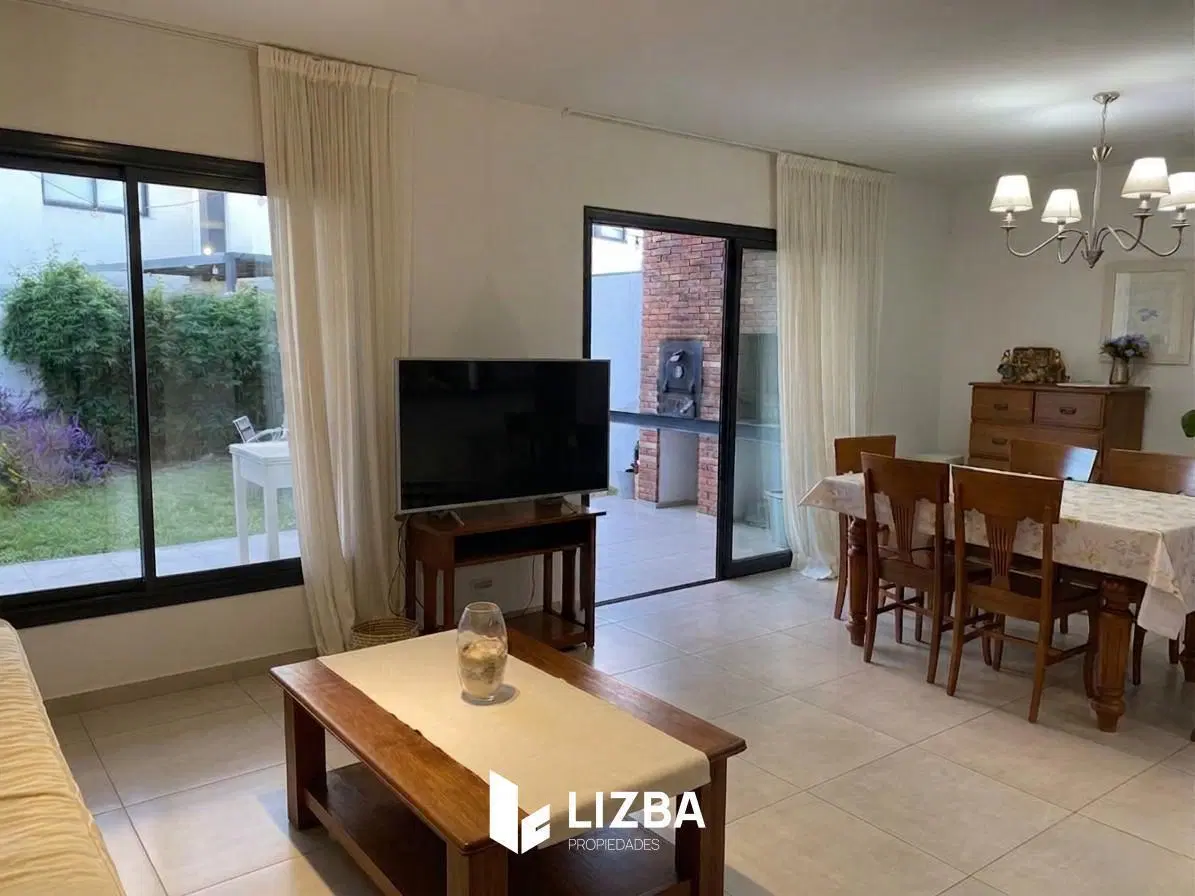 Duplex en venta 3 dormitorios en Lomas de Manantiales 2