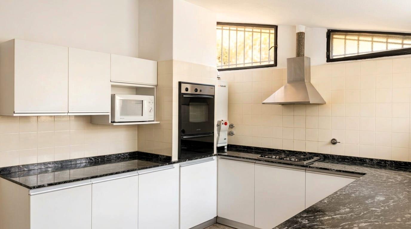 Foto de CASA | 4 DORMITORIOS | PILETA | COCHERA DOBLE | VILLA BELGRANO, imagen 4