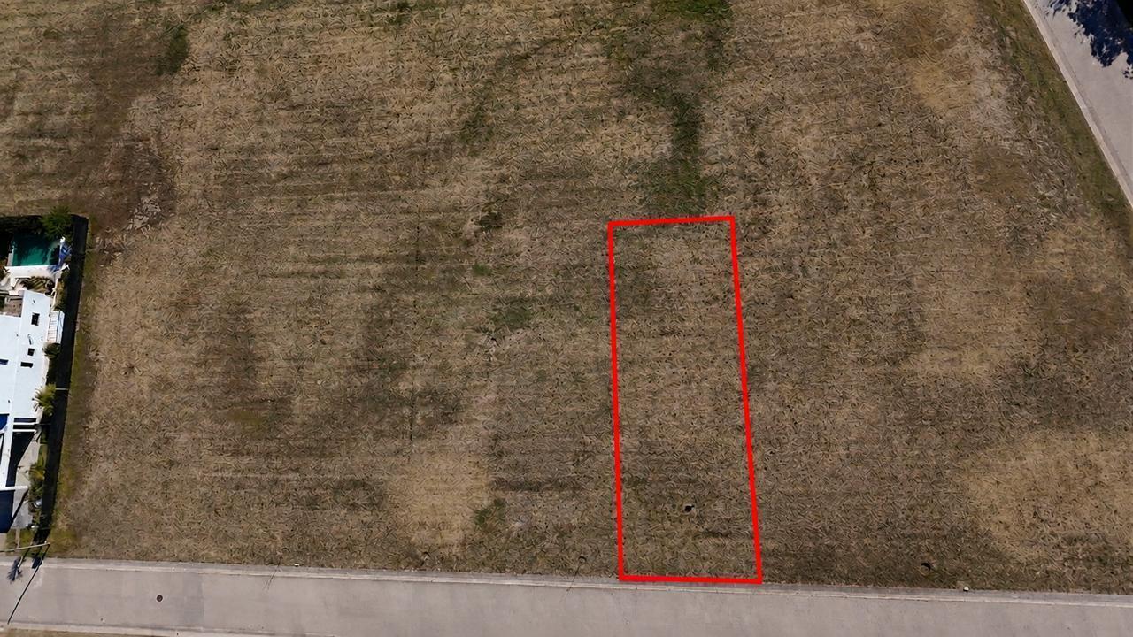 Foto de VENTA LOTE 550m EN ACQUAVISTA FRENTE SUR APTO PARA CONSTRUIR, imagen 1