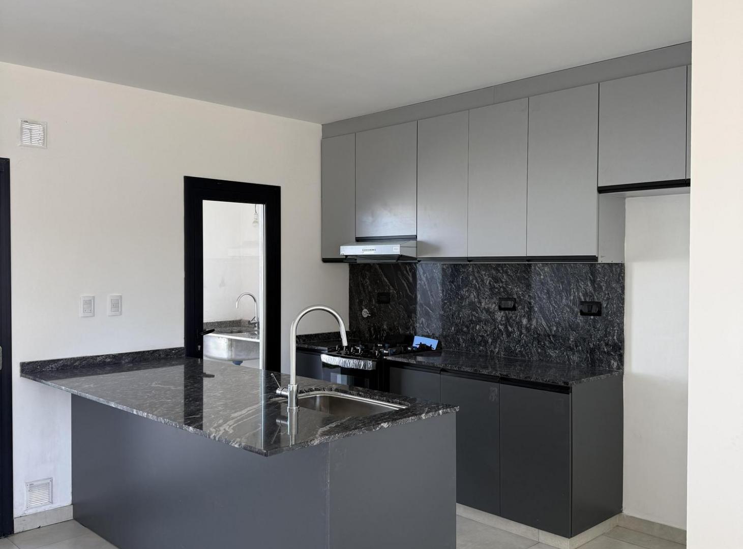 Foto de DUPLEX DE CATEGORIA 3 DORMITORIOS, 3 BAÑOS - DOCTA BOULEVARD, ETAPA 2, imagen 3