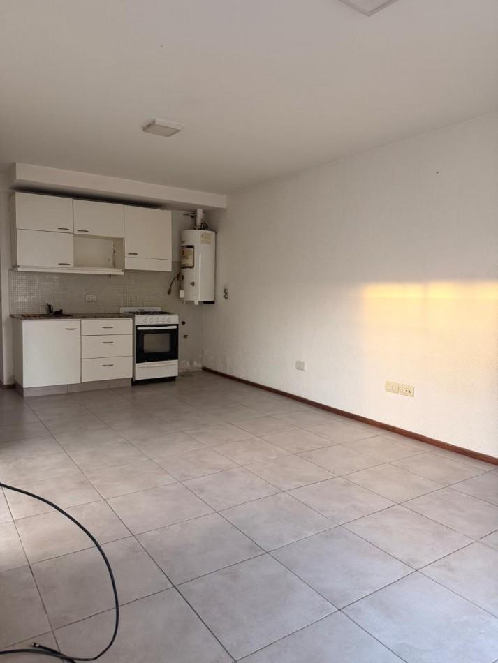 Foto de DEPARTAMENTO EN PLANTA BAJA EN GODOY CRUZ, imagen 2