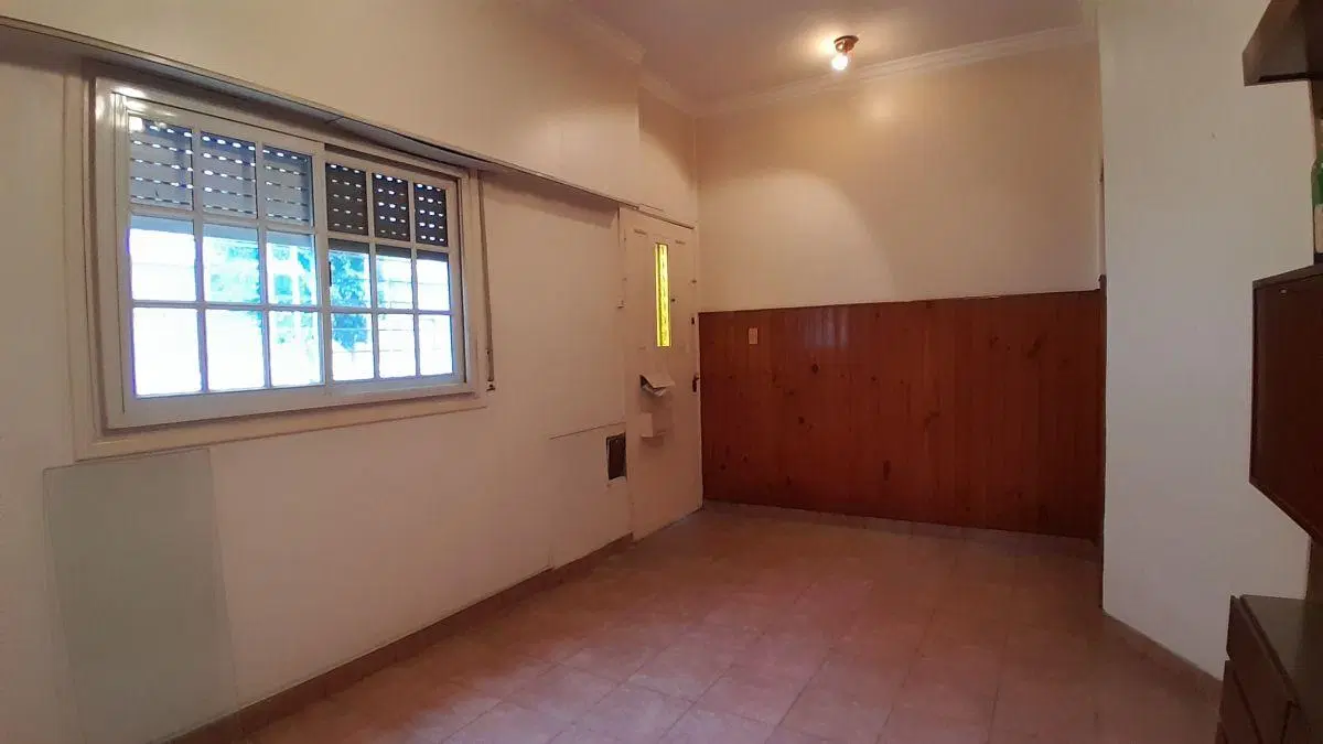 Casa con 75 m² totales y 2 dormitorios en venta, Villa Raffo 5