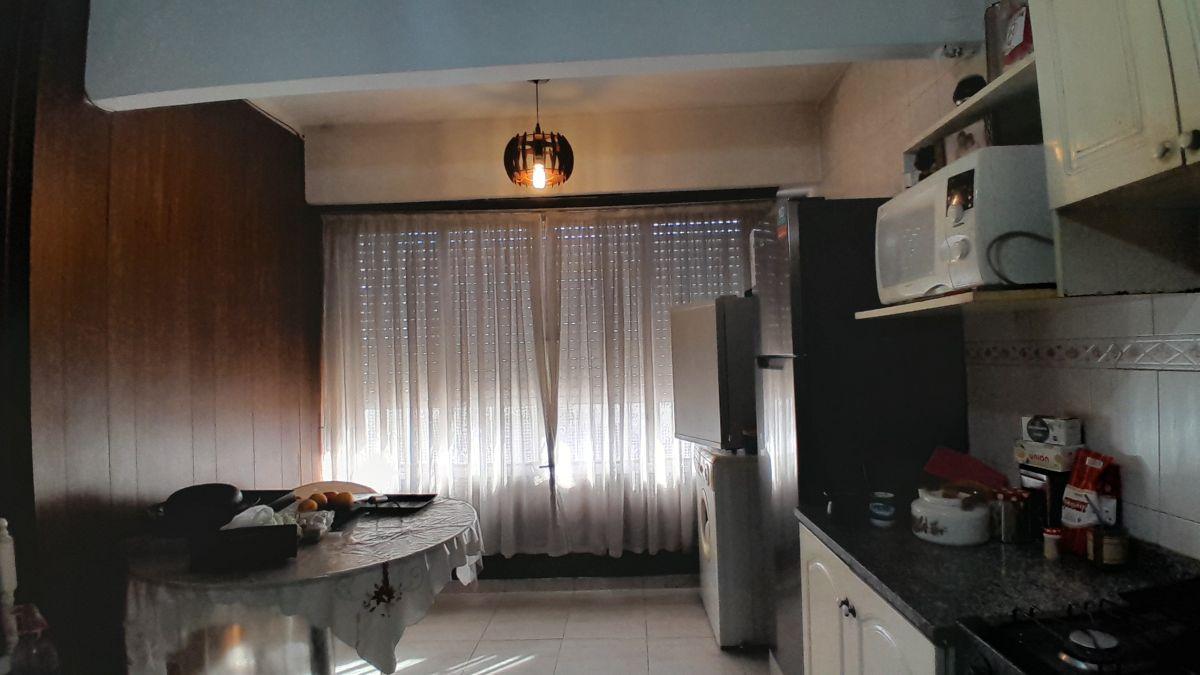 Foto de Casa de 200 m² con 2 dormitorios en venta en Villa Raffo, imagen 5
