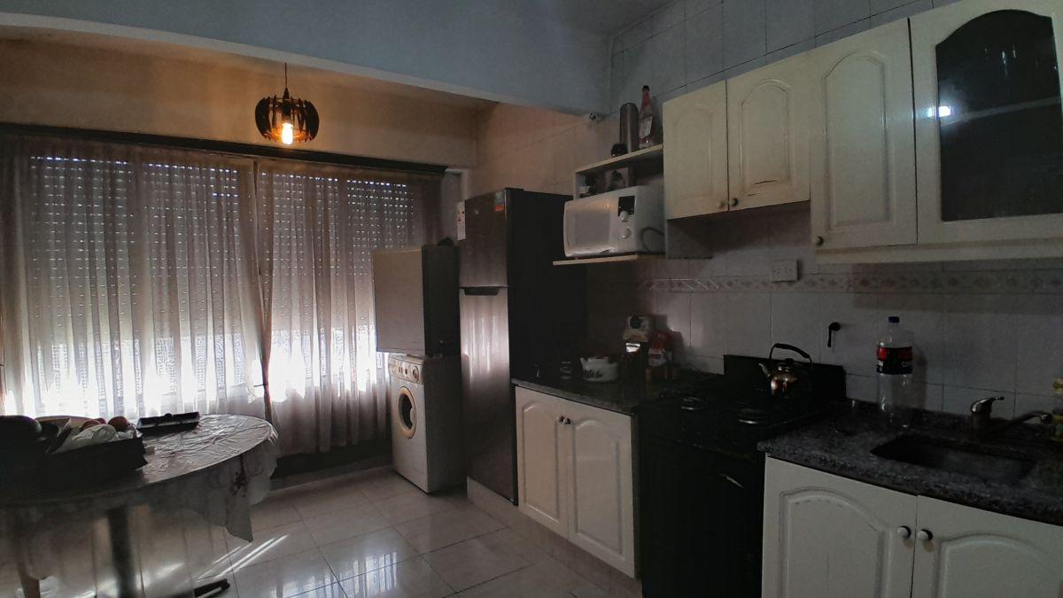 Foto de Casa de 200 m² con 2 dormitorios en venta en Villa Raffo, imagen 4