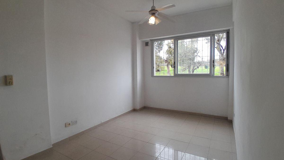 Foto de DEPARTAMENTO EN VENTA SAENZ PEÑA, imagen 2