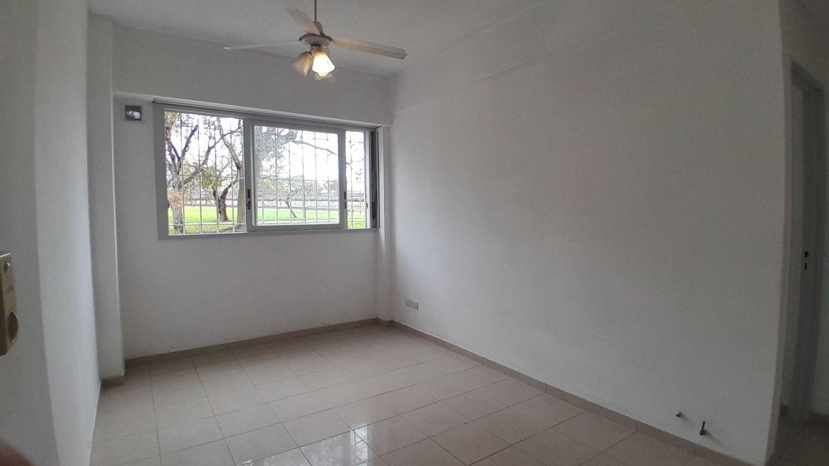 Foto de DEPARTAMENTO EN VENTA SAENZ PEÑA, imagen 3