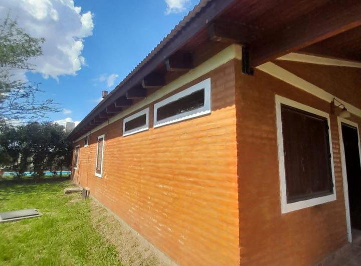 CASA TIPO CHALET EN VENTA - DIQUE CHICO 4