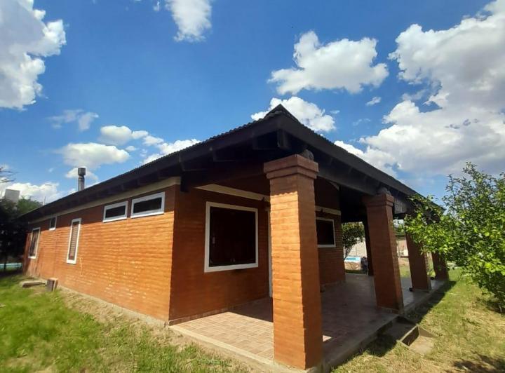 CASA TIPO CHALET EN VENTA - DIQUE CHICO 1