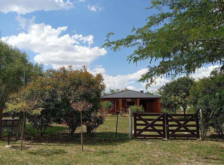 CASA TIPO CHALET EN VENTA - DIQUE CHICO 2