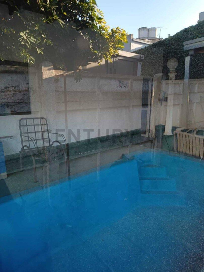 Venta de Casa 8 Ambientes 5 Dorm., La Plata 4