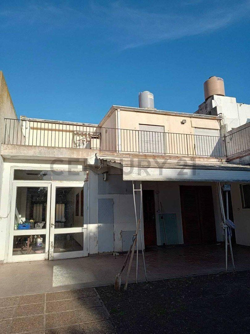 Venta de Casa 8 Ambientes 5 Dorm., La Plata 2