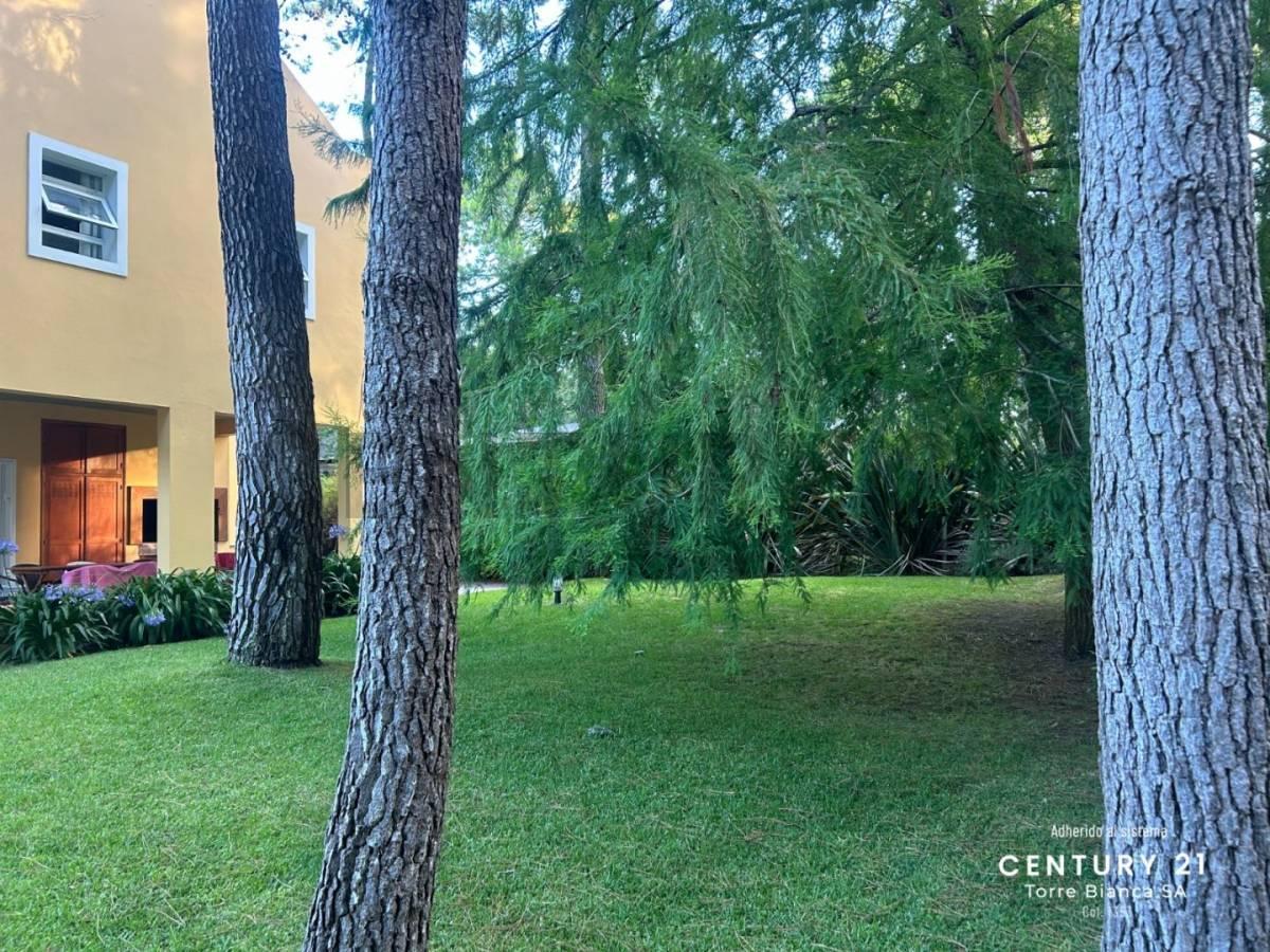 Casa de (4) Cuatro Ambientes en Venta - Carilo - Zona Golf - Pinamar - Costa Atlántica. 5