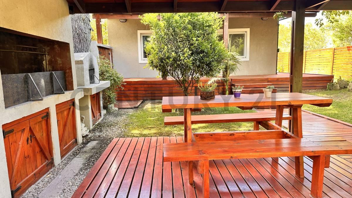 Venta de Casa 4 Ambientes en Mar Azul, Costa Atlantica. 1