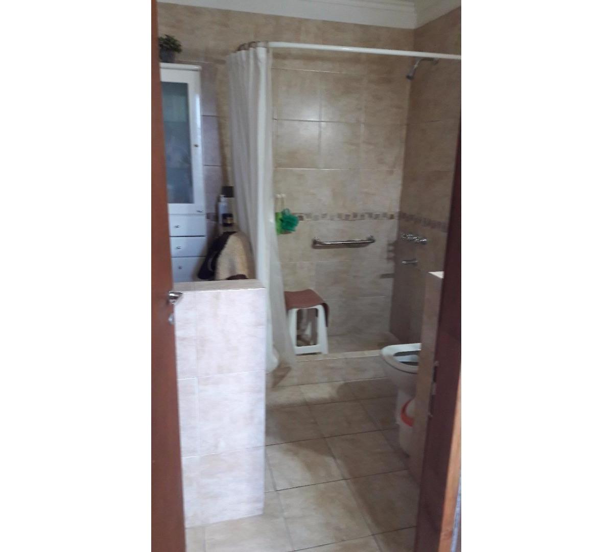 Venta de Casa Antigua en Excelente Estado! Mercedes (B) 5