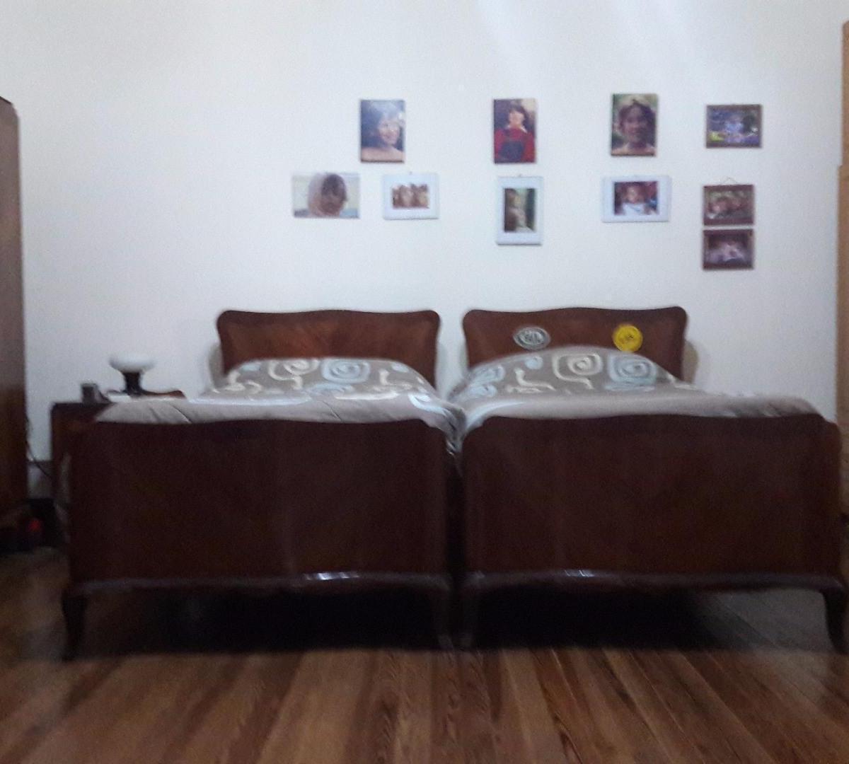 Venta de Casa Antigua en Excelente Estado! Mercedes (B) 4
