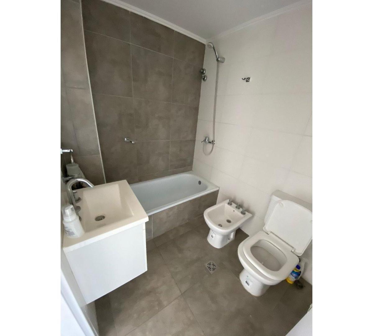 Venta de Departamento de 2 Ambientes, Centro de Mercedes (B) 2