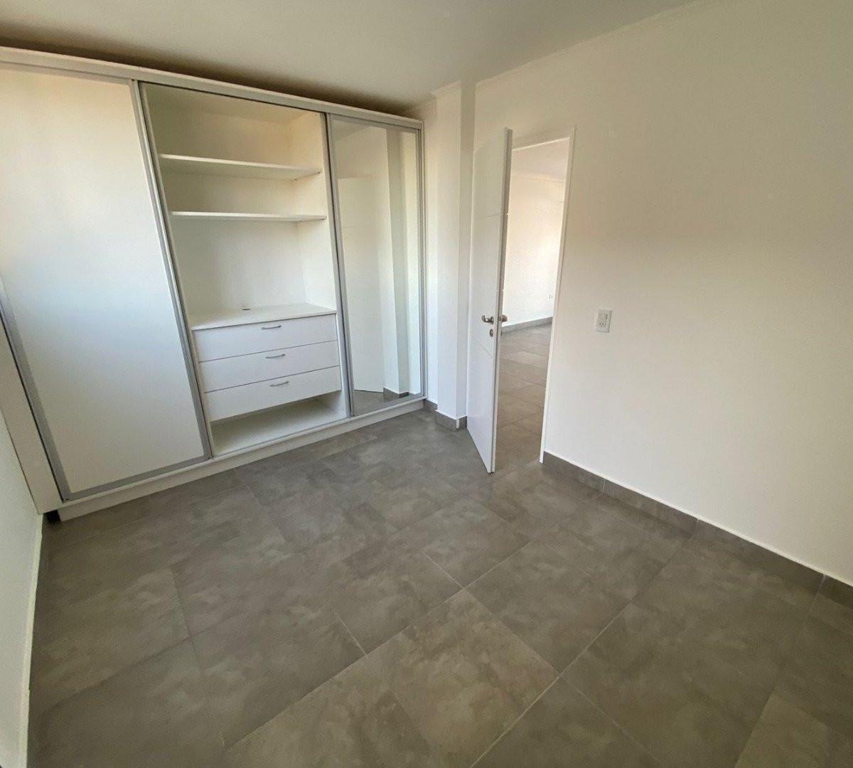Venta de Departamento de 2 Ambientes, Centro de Mercedes (B) 2