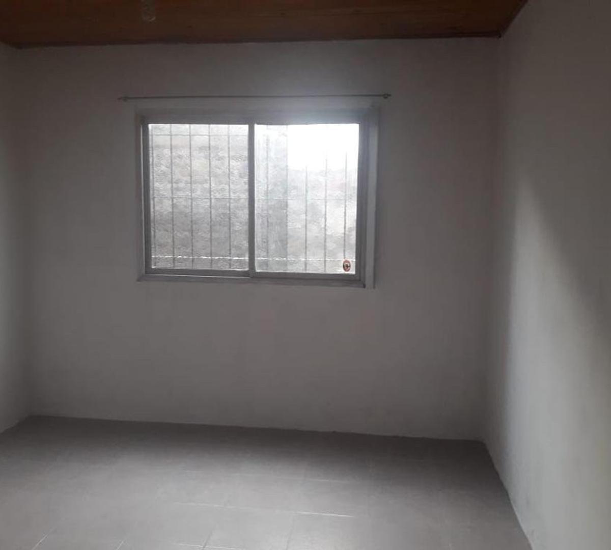 Venta de Casa de Tres Dorm. S/ Terreno 500 m². Mercede 4