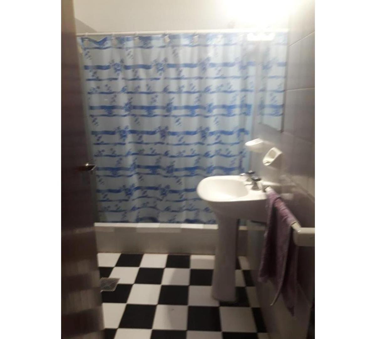 Venta de Casa de Tres Dorm. S/ Terreno 500 m². Mercede 3