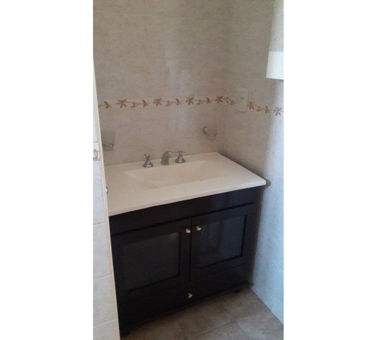 Venta de Duplex de 2 Dorm. con Cochera. Mercedes (B) 1