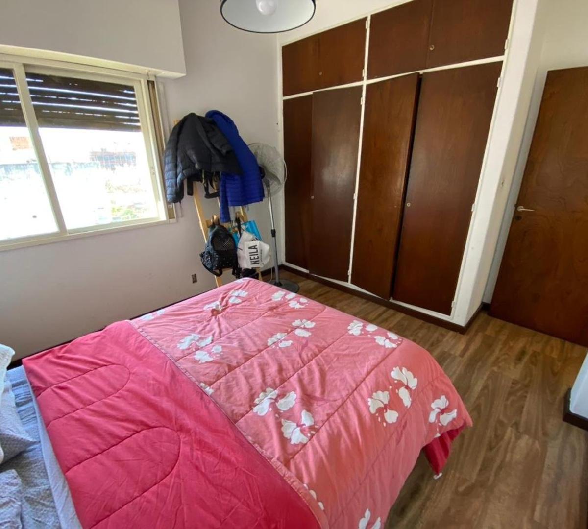 Venta de Departamento Céntrico de 3 Dorm. y Cochera. m 4