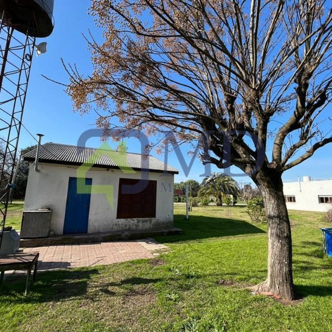 Terreno con pequeña casa en Tomás Jofré
