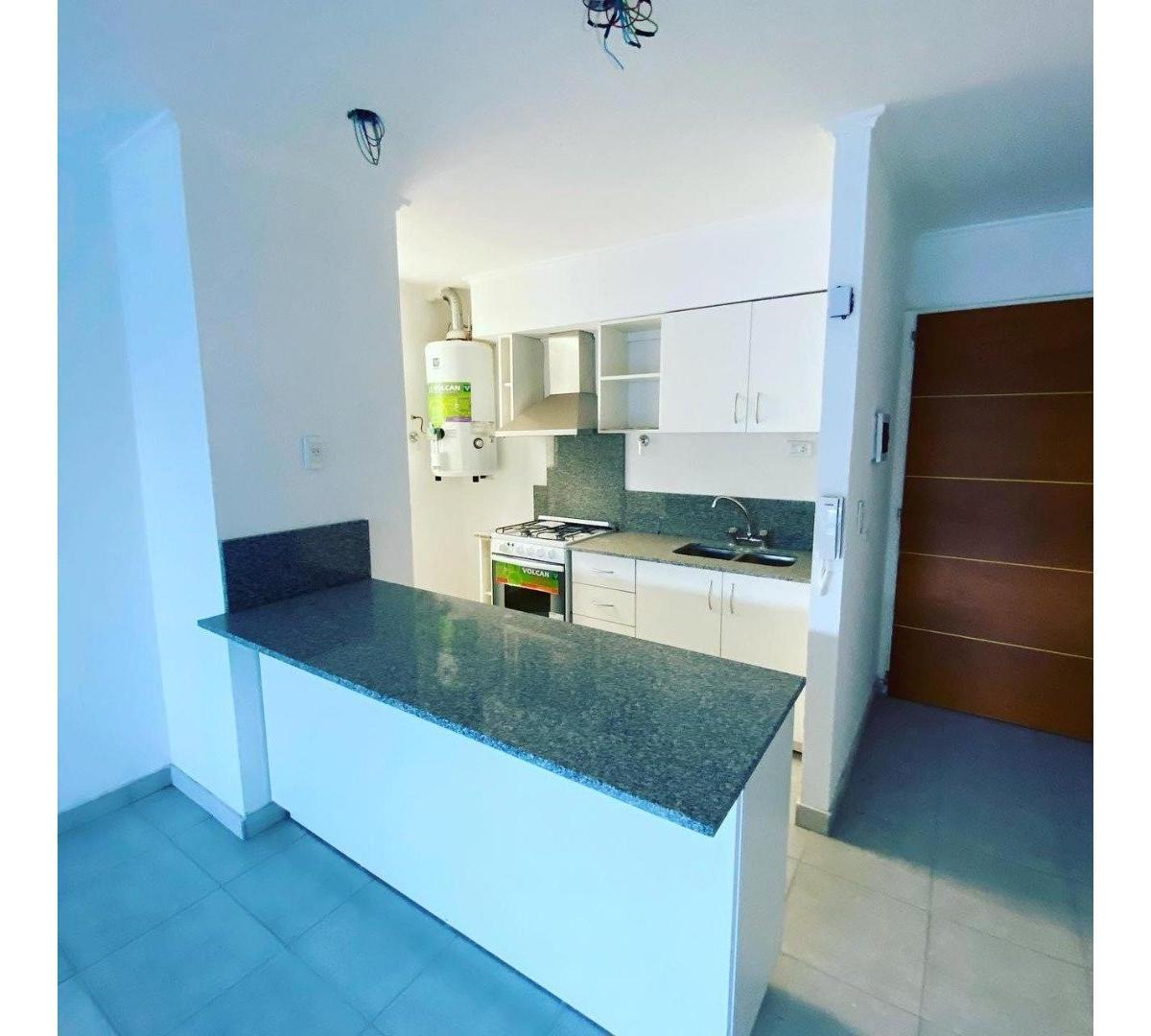 Venta de Departamento a Estenar de 3 Ambientes y Cochera! 1