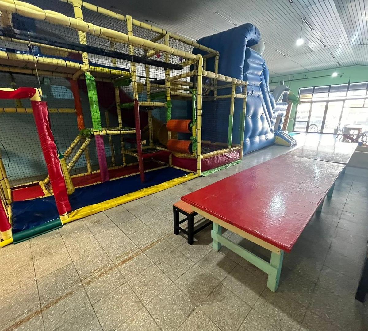 Fondo de Comercio, Pelotero en Calle 18 2
