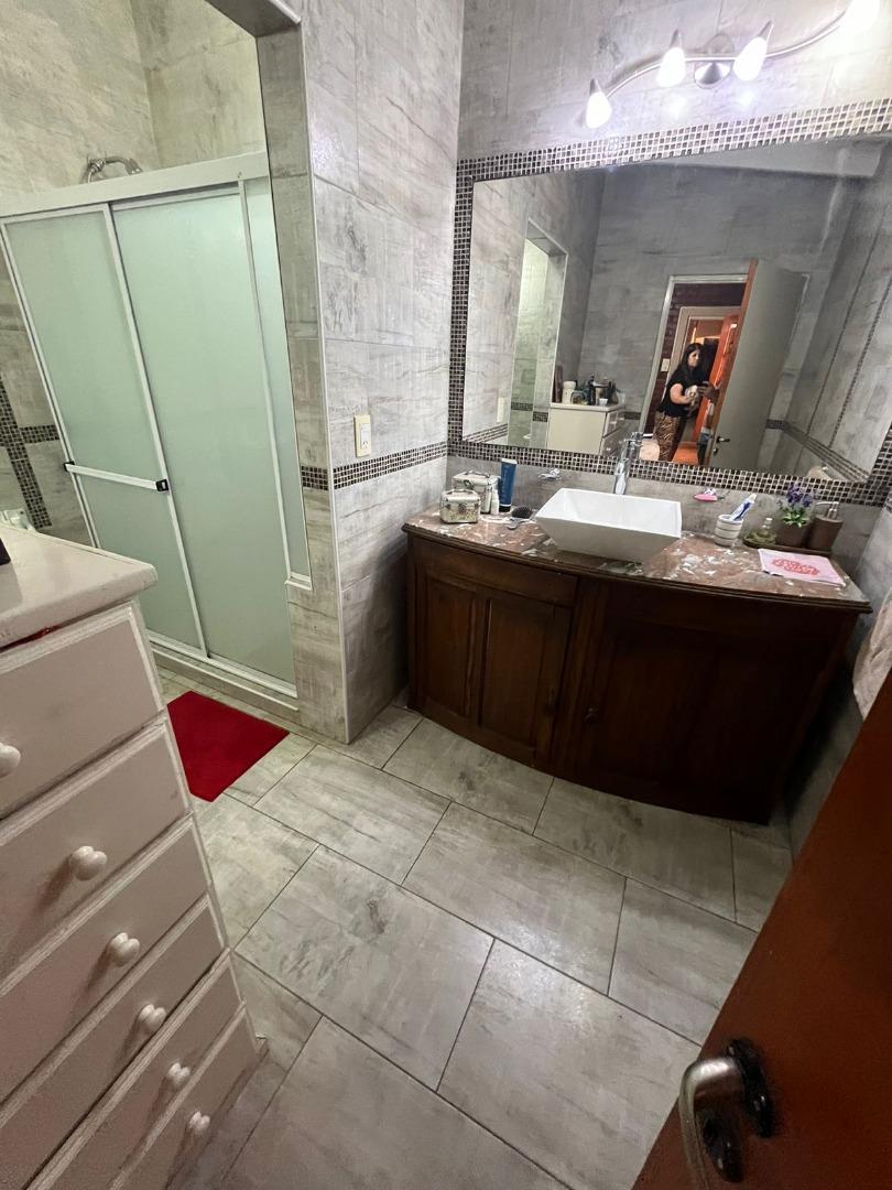 Excelente Casa en Calle 37, Entre 104/106 1