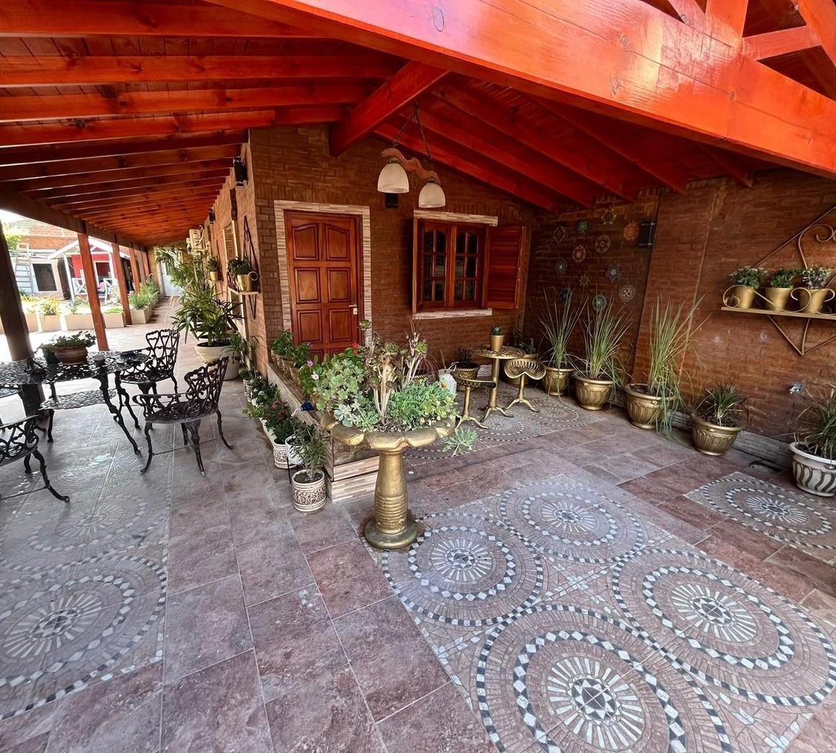 Excelente Casa en Calle 37, Entre 104/106 1