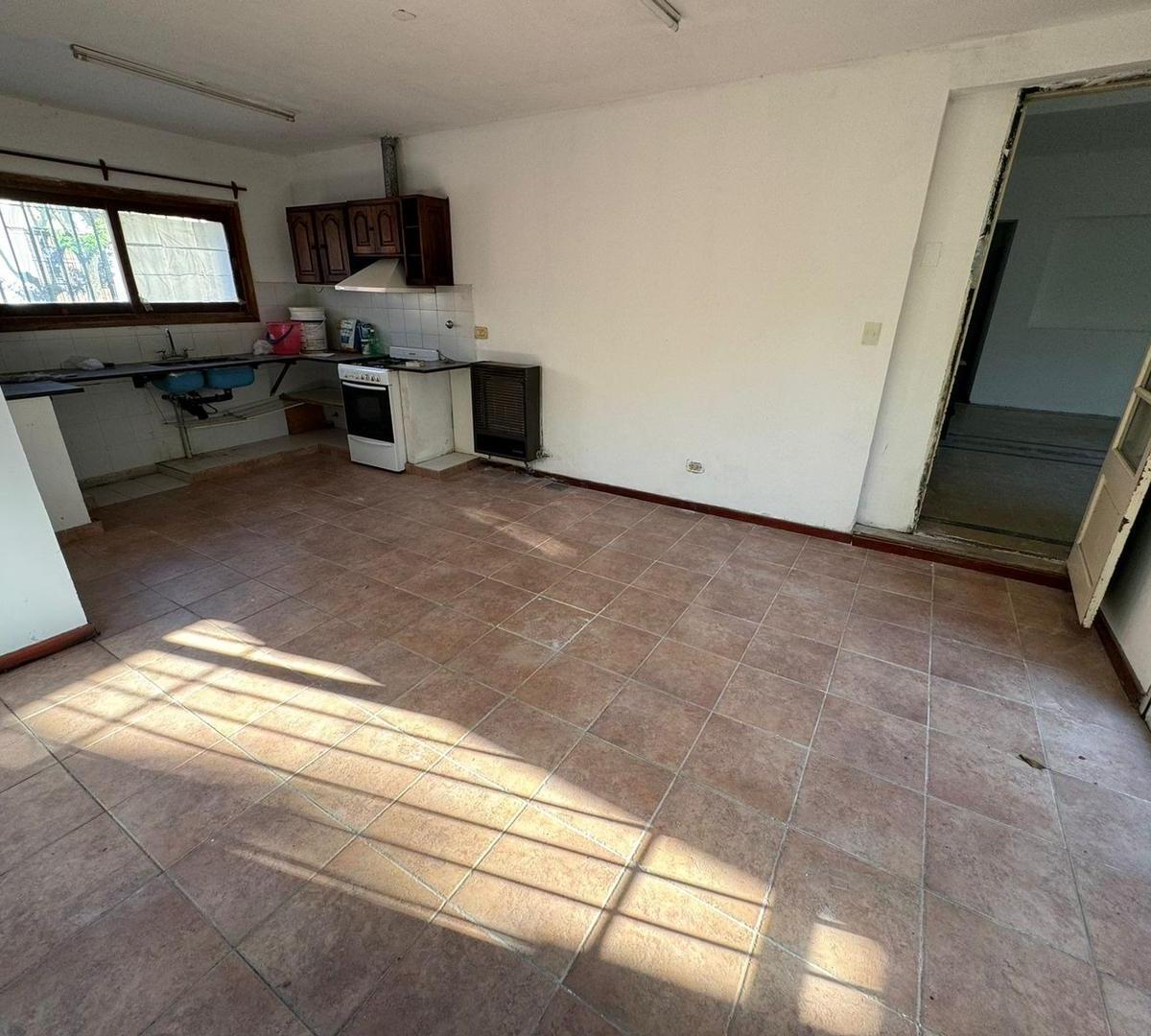 Excelente Casa Esquina Comercial en Calle 14 y 37 5