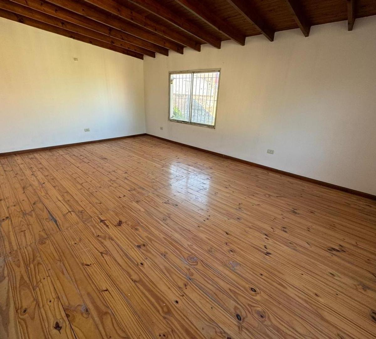 Excelente Casa Esquina Comercial en Calle 14 y 37 2