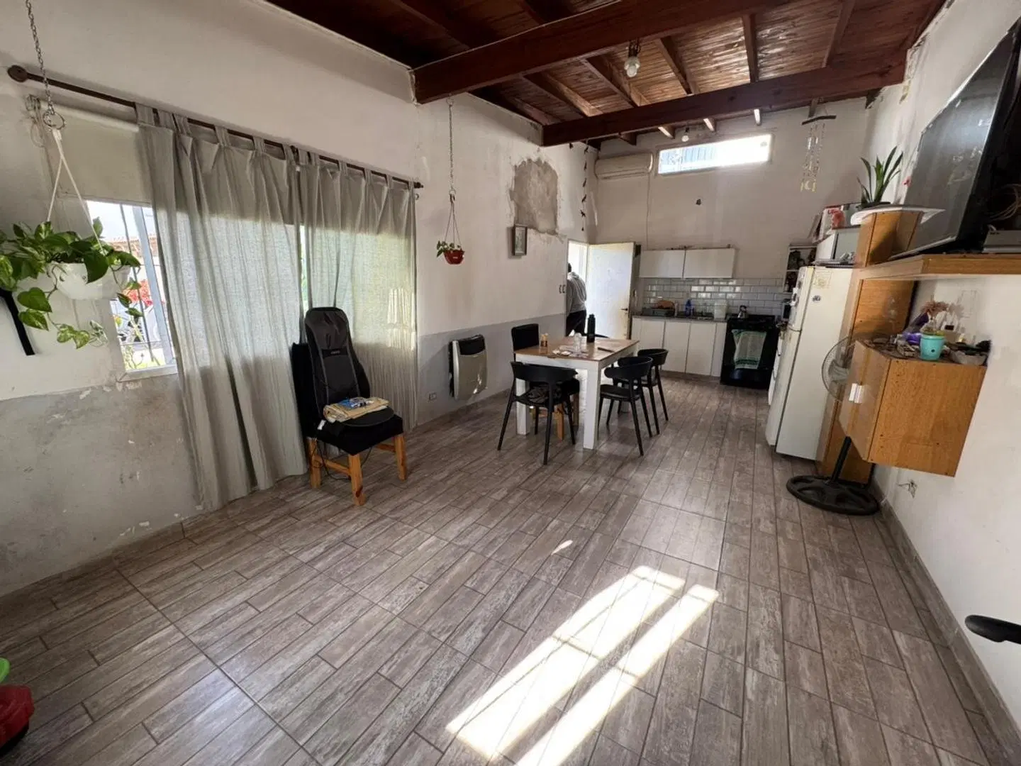 Casa en Avda. 2 y calle 39 con Apartamento 4