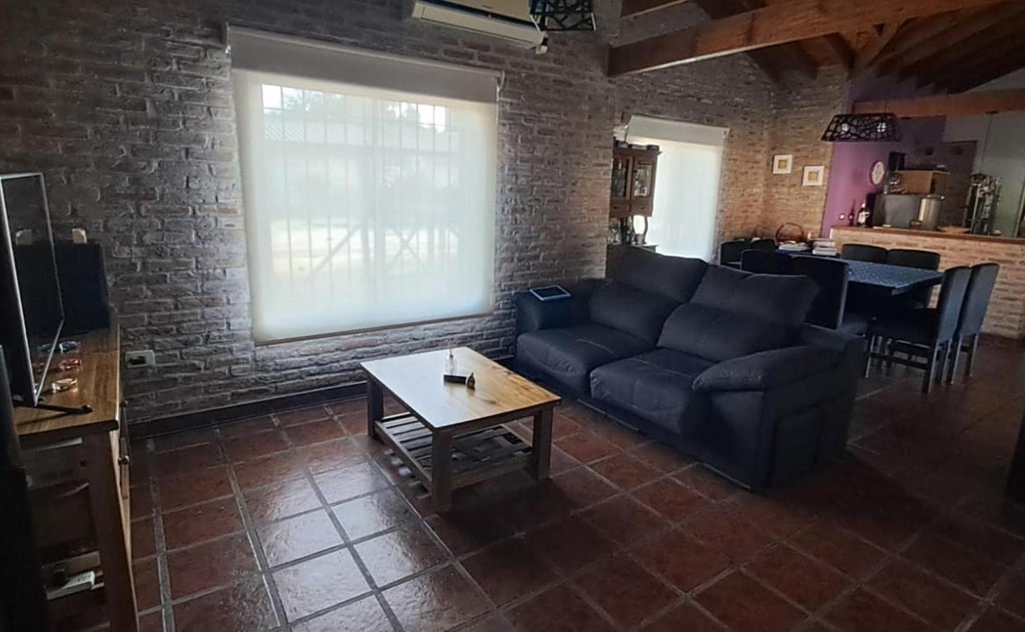 Foto de Casa en Calle 128 entre 23 y 25 con Pileta y Garaje, imagen 2