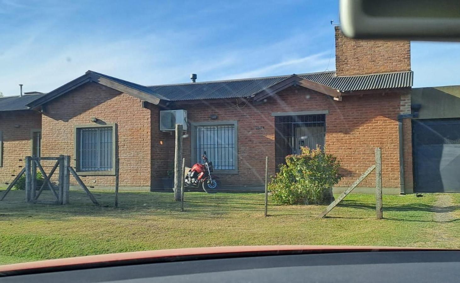 Foto de Casa en Calle 128 entre 23 y 25 con Pileta y Garaje, imagen 1