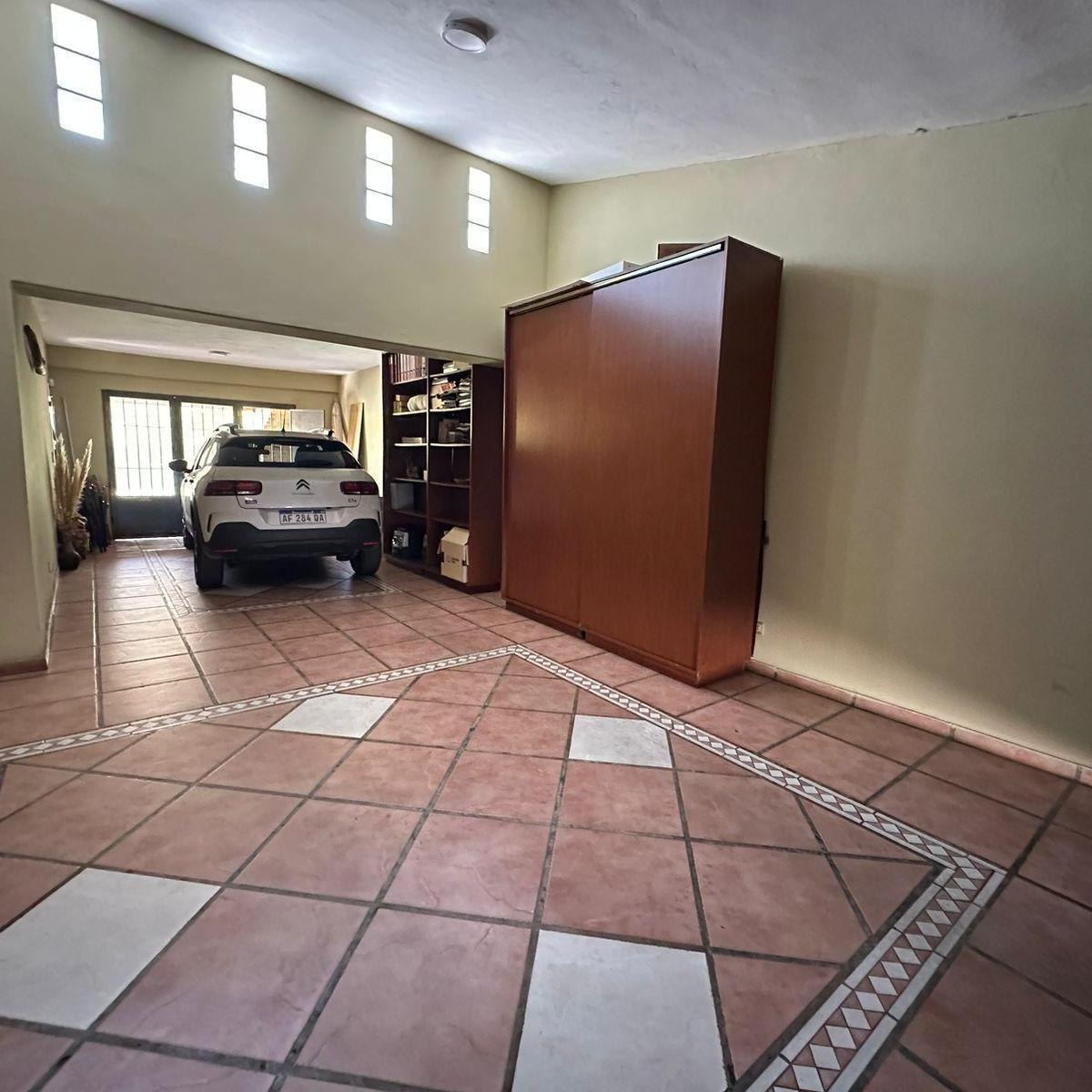 Venta Casa 3 Dorm Planta Baja Villa Belgrano Pileta y Cochera 3