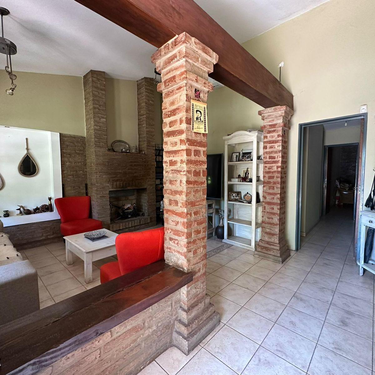 Venta Casa 3 Dorm Planta Baja Villa Belgrano Pileta y Cochera 1