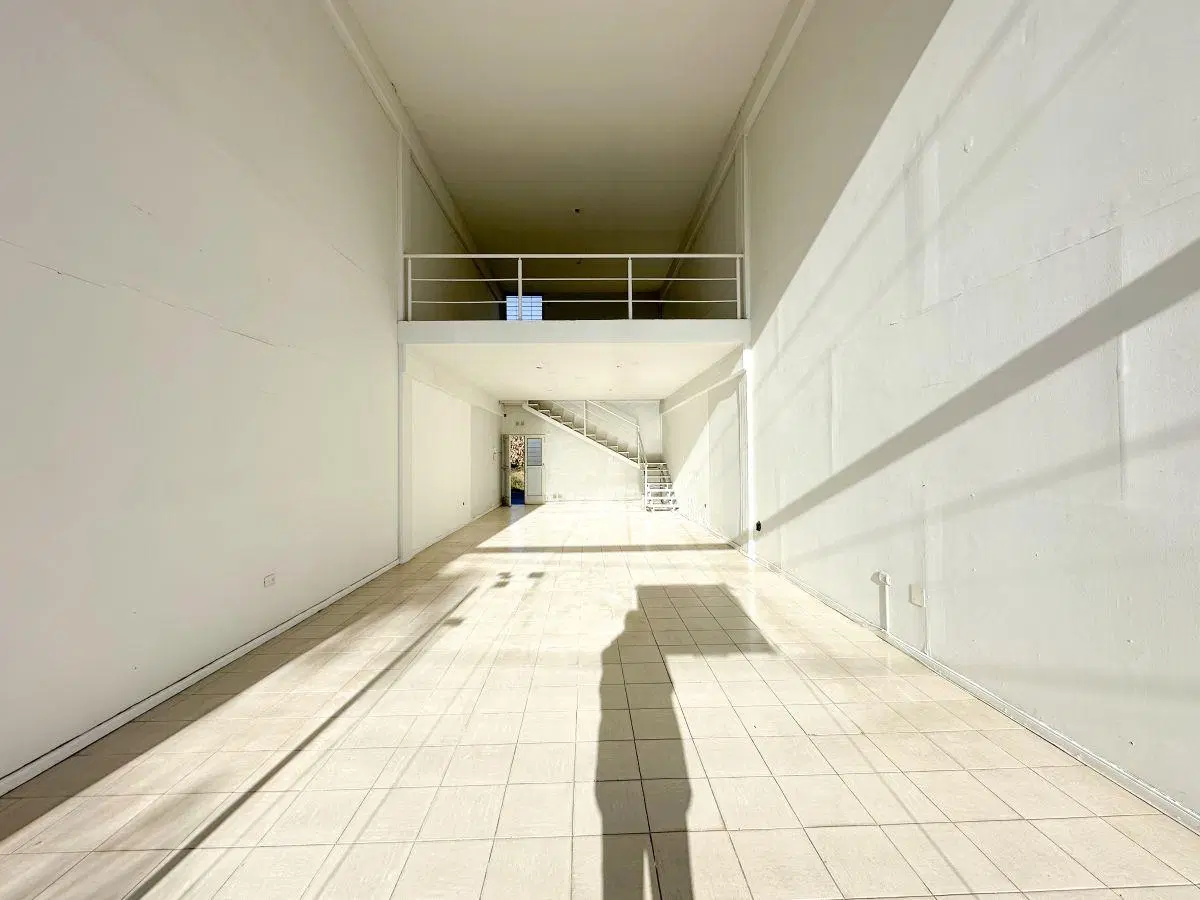 Alquiler local comercial recta martinolli 4