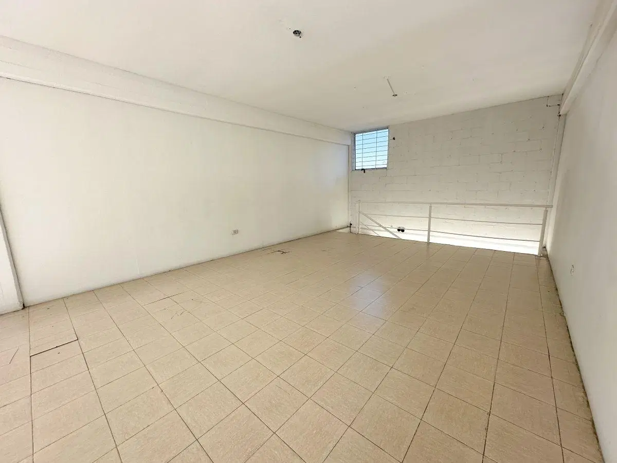 Alquiler local comercial recta martinolli 3