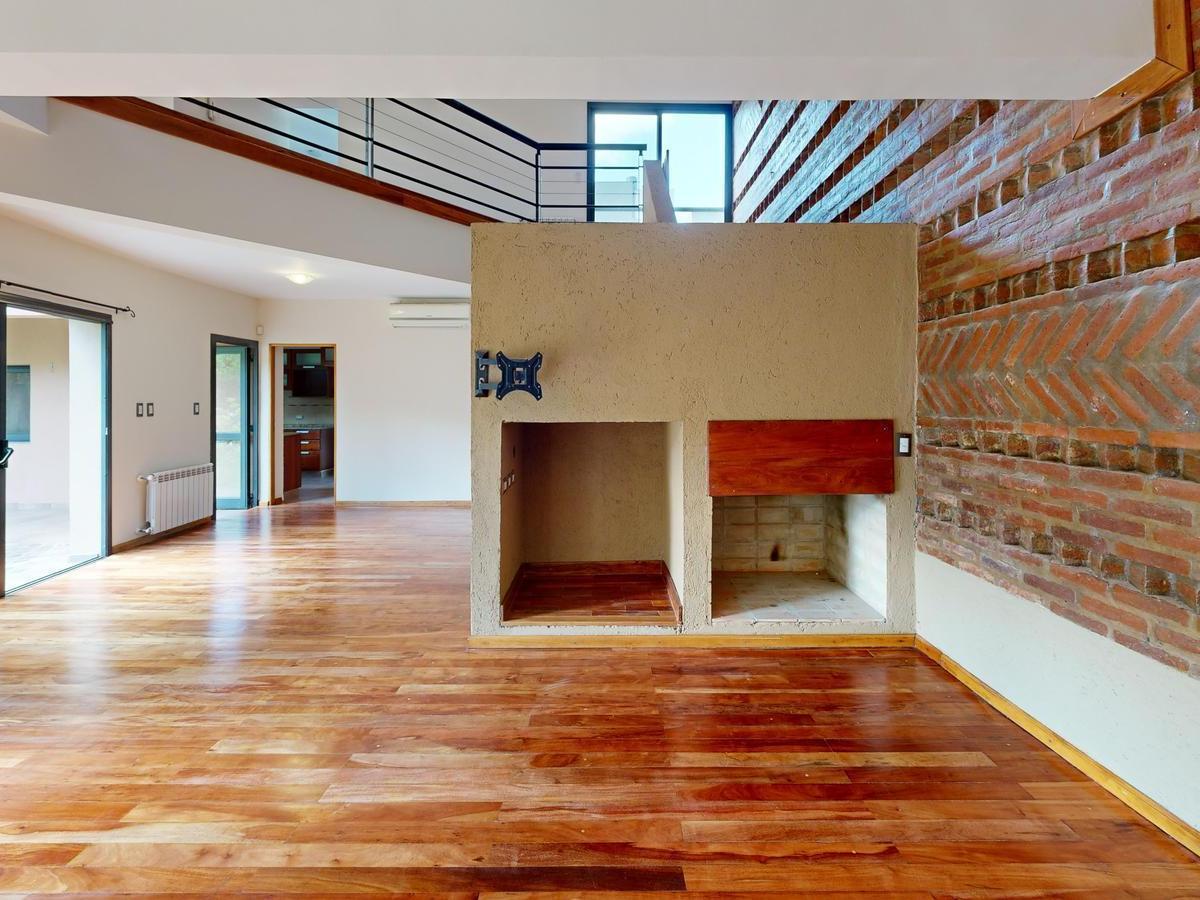 Venta Casa 4 Dorm. 4 Baños / Pileta. Apta Credito Hipotecario 2