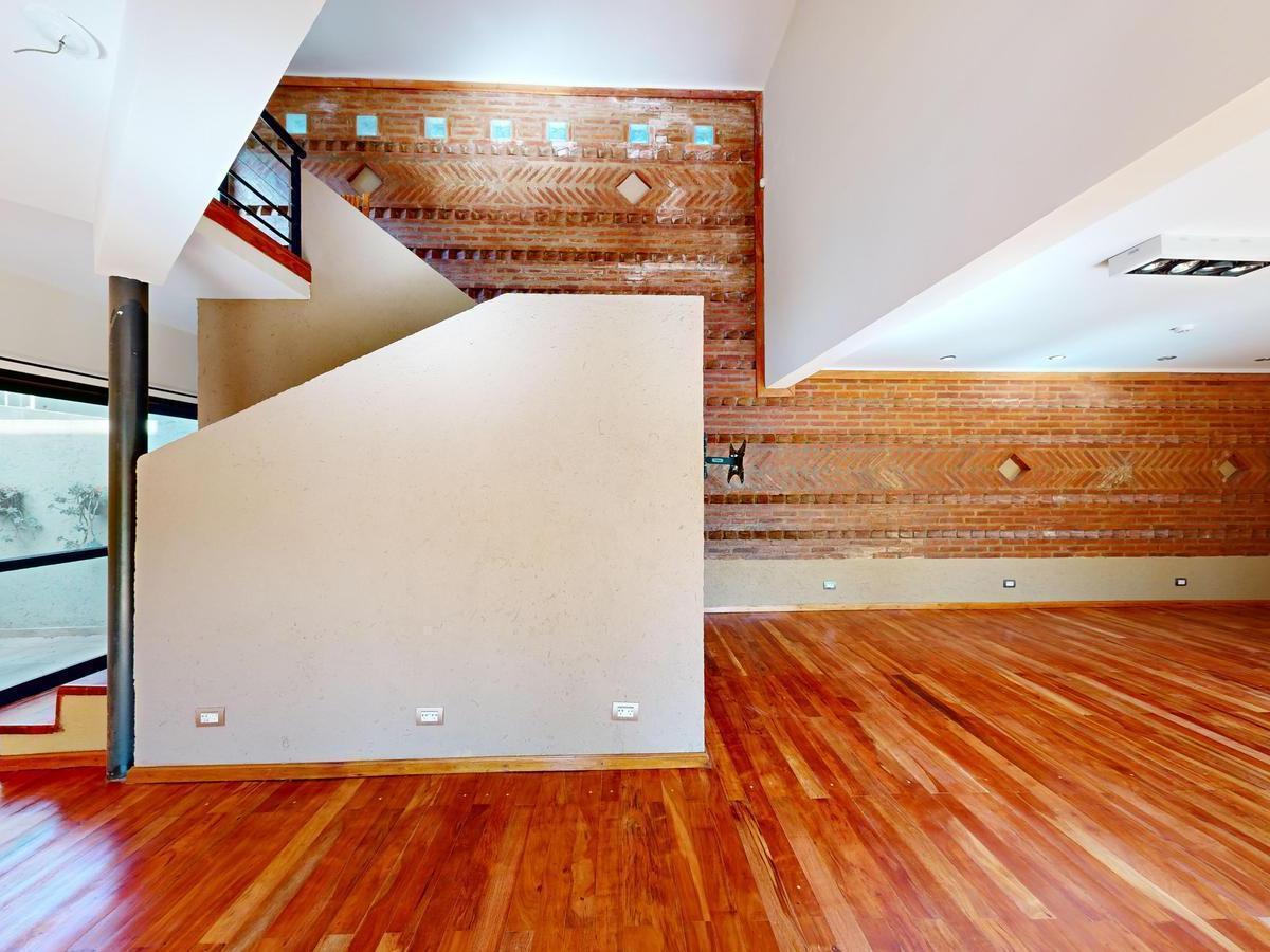 Venta Casa 4 Dorm. 4 Baños / Pileta. Apta Credito Hipotecario 4