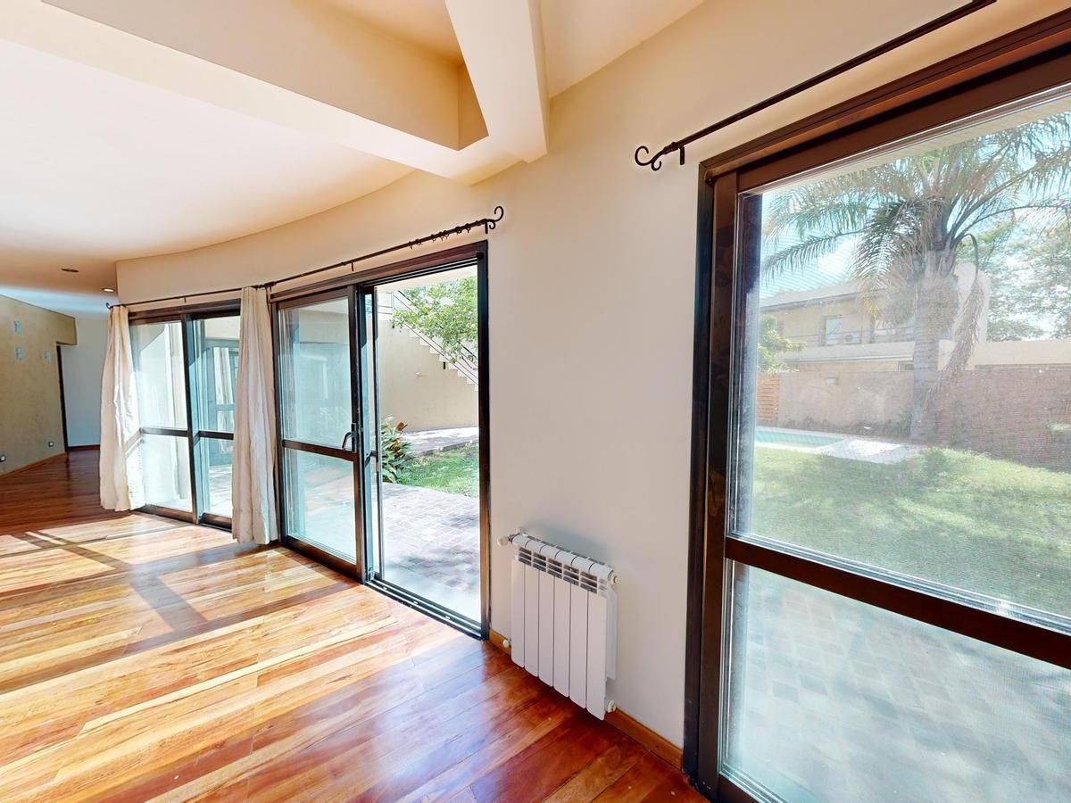 Venta Casa 4 Dorm. 4 Baños / Pileta. Apta Credito Hipotecario 1